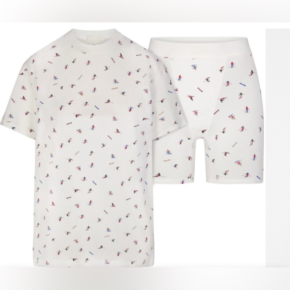 SKIMS Short Sleeve Boyfriend T-Shirt and Boxer Set Ski Print
